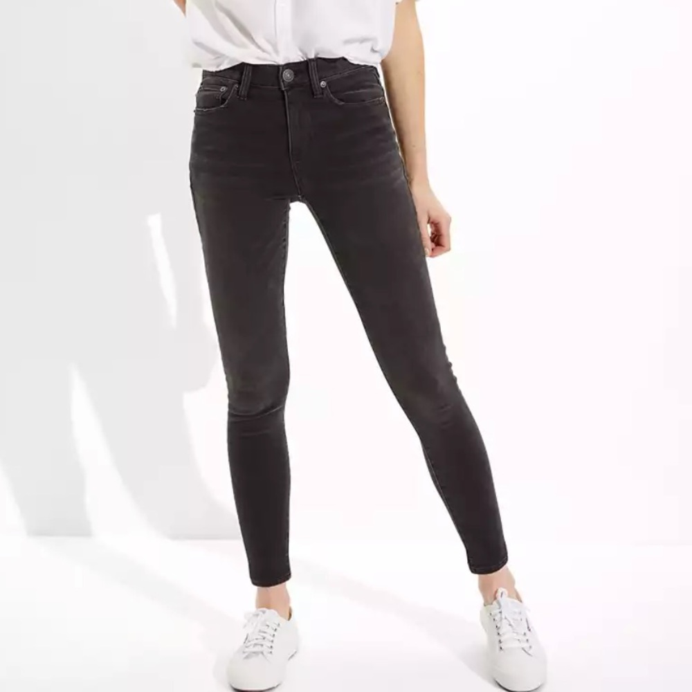 American Eagle Black 360 Ne(x)t Level Stretch High Rise Skinny Jean in Short